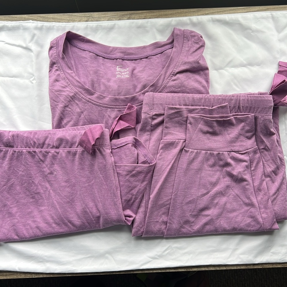 Felina Women's Pajama Set in Lavender